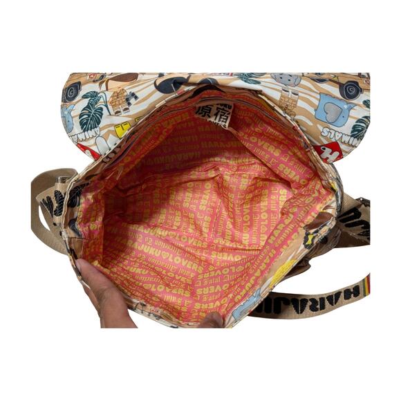 Harajuku Lovers Crossbody Bag Beige Women’s Purse Animals - USED - Picture 4 of 8